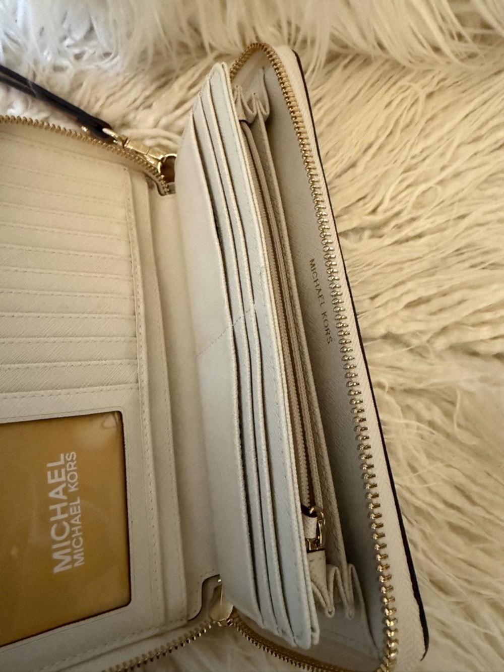 Michael Kors Signature Wristlet Wallet in Vanilla/Tan - Picture 4 of 16